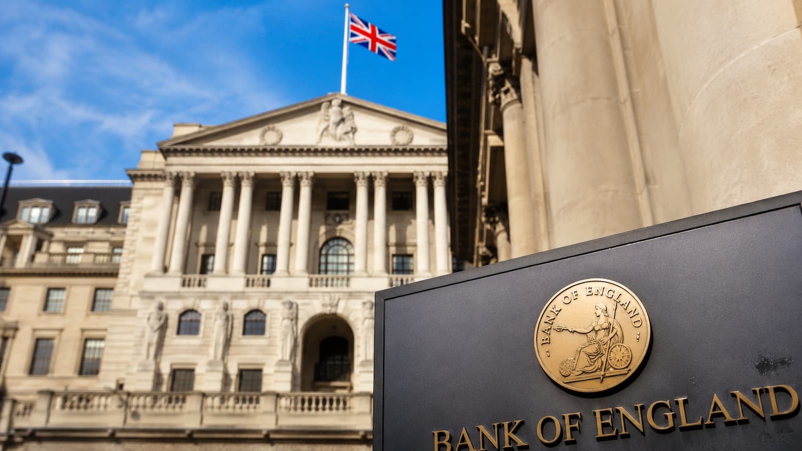 Cómo operar anuncios del Banco de Inglaterra (BoE)